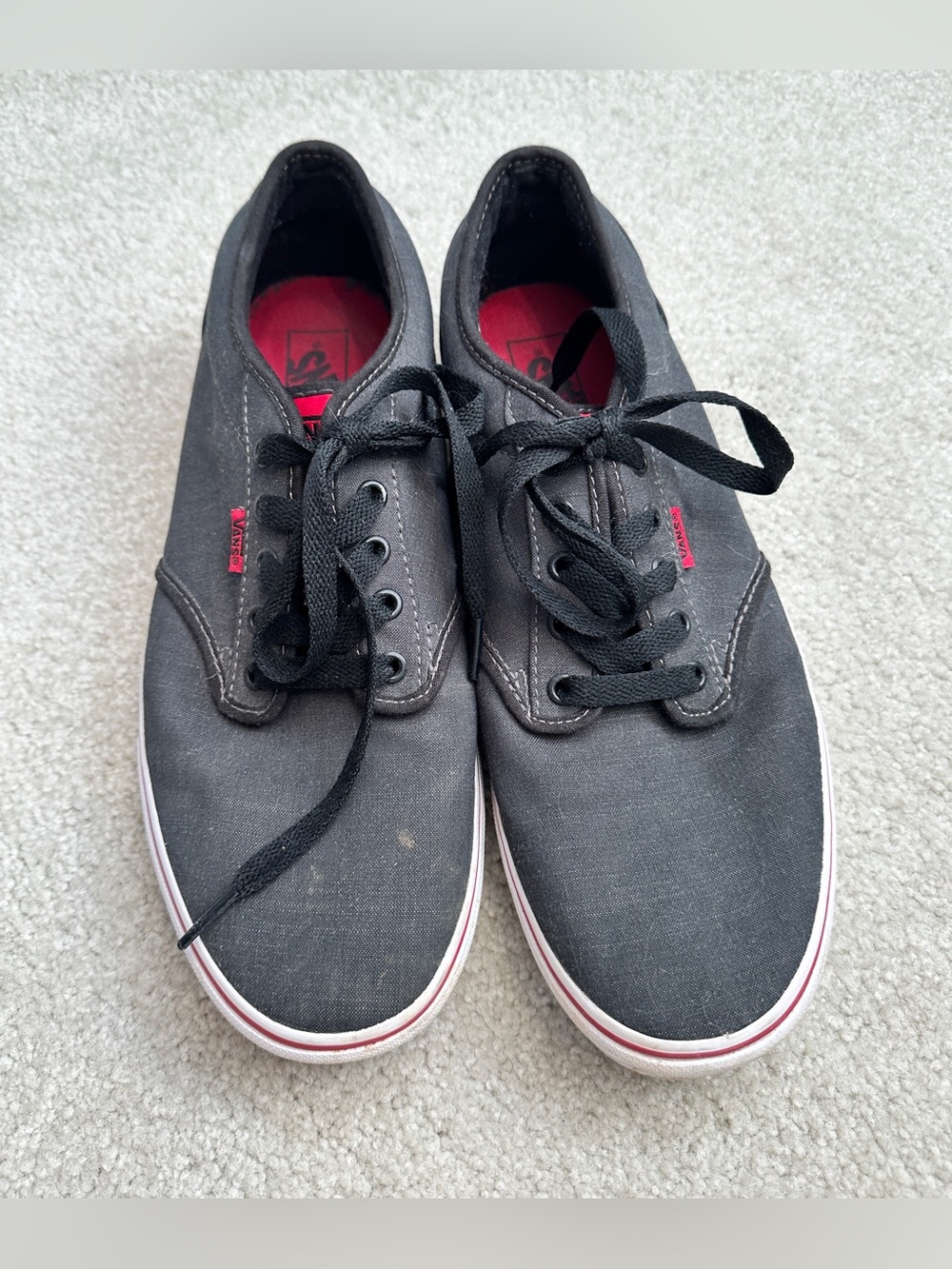 Vans Black Canvas Low-Top Lace-Up Sneakers with Red Accent - Picture 3 of 8